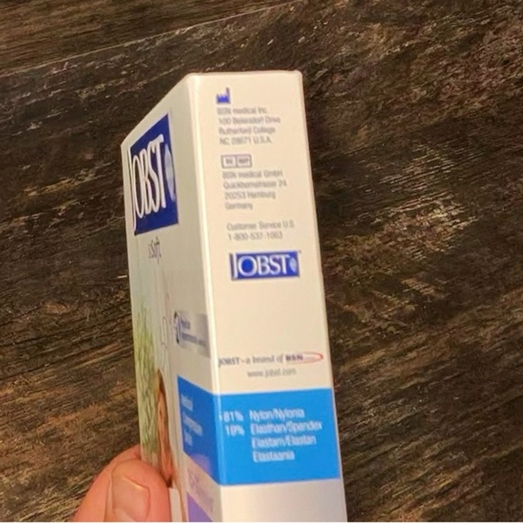 JOBST SoSoft Women's Knee High Compression Socks - Black Medium - Picture 3 of 6